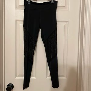 Onzie, women’s mesh panel leggings M/L